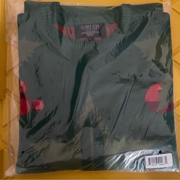 Jeffree Star Green Winter Leaf Sweater Unisex - Picture 4 of 4